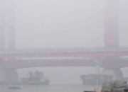 Dilema Kabut Asap di Palembang: Di Antara Imbauan Pakai Masker dan Desakan Meliburkan Sekolah